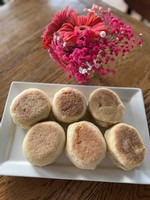 DEE'S FAMOUS ENGLISH MUFFINS (6)